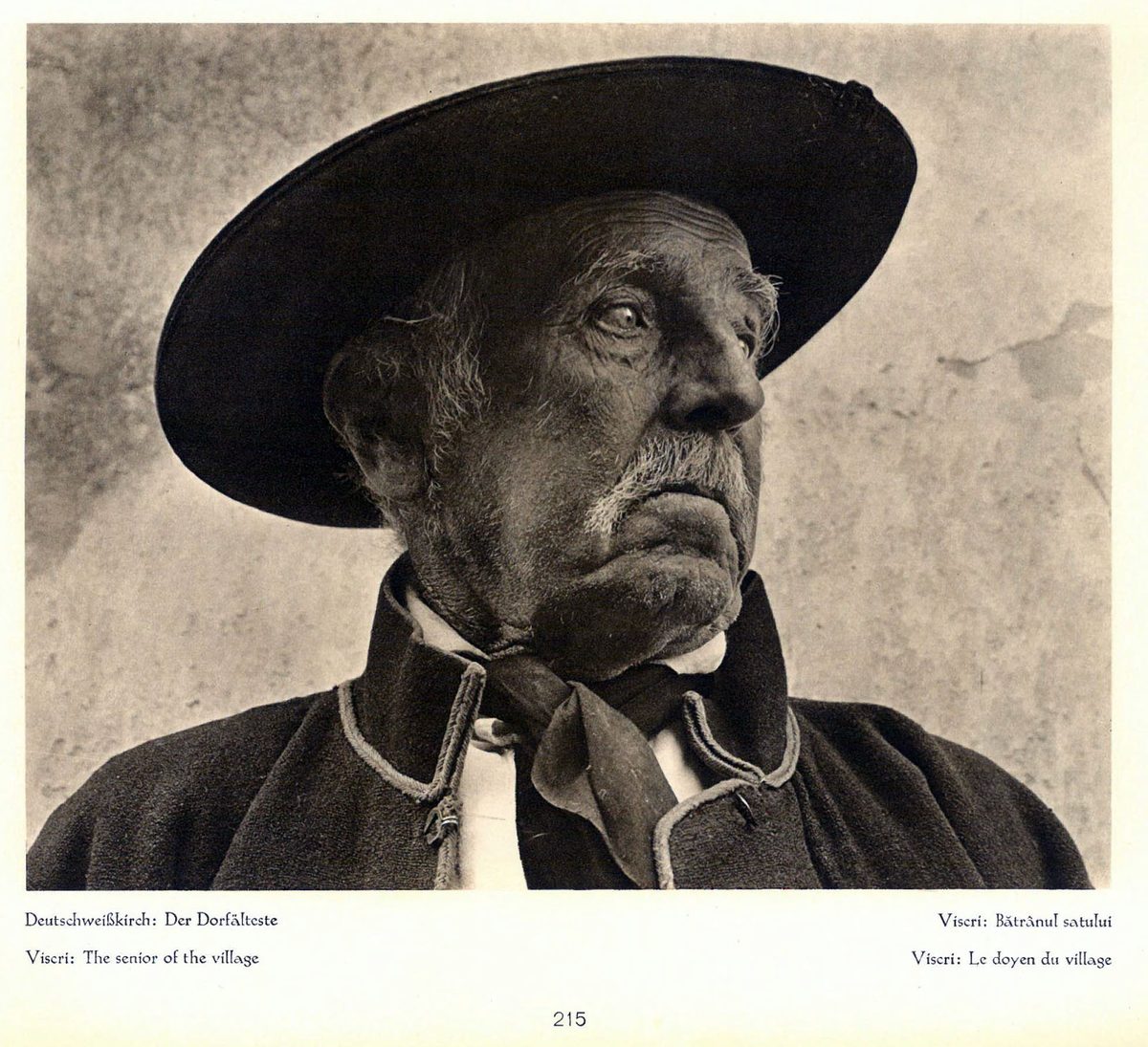 Bătrânul satului Viscri, portret de arhivă